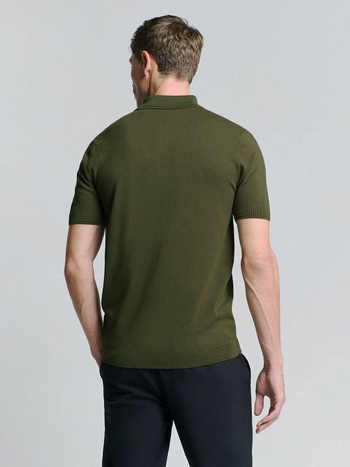 No Excess Knitted Poloshirt Olijfgroen Model / Achterkant