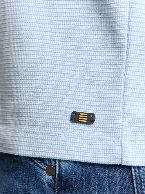 No Excess Structure T-Shirt Bleu Clair Model / Detail