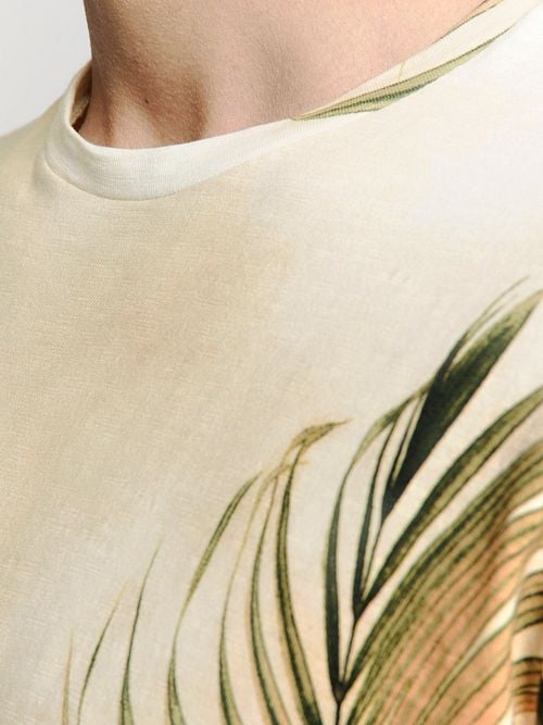 No-Excess T-Shirt Crewneck Print Ecru Model / Detail