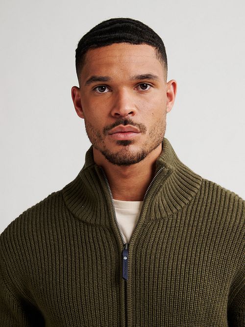 Petrol Half Zip Pullover Army Green Model / Detail