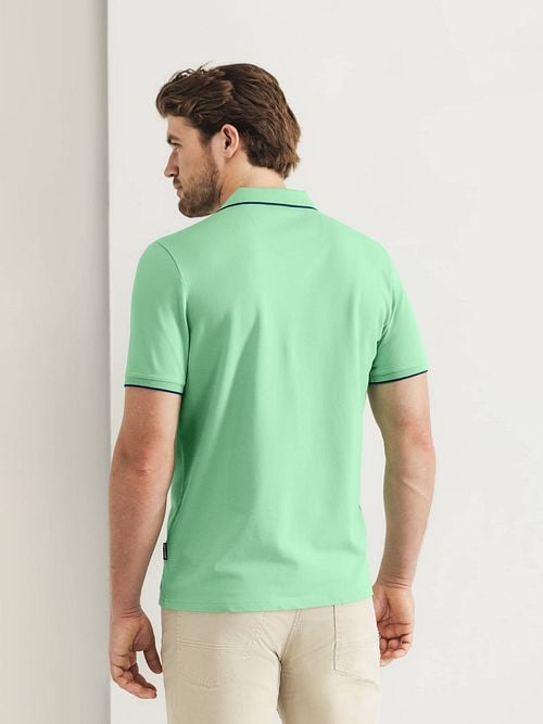 State of Art Poloshirt Piqué Hellgrün Model / Achterkant