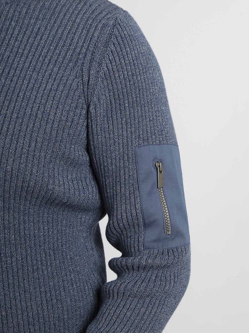Suitable Mou Pullover Melange Blue Model / Detail