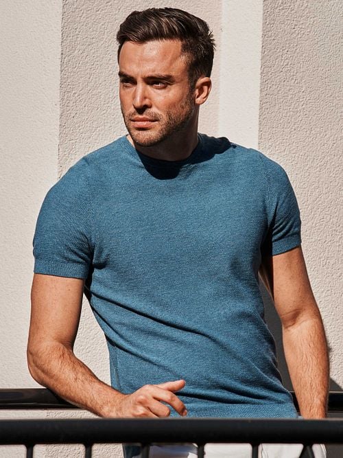 Suitable Piqué T-shirt Linen Blue Model / Sfeerbeeld with Bram