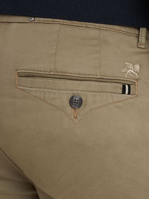 Vanguard V9 Chino Dobbey Greige Model / Detail