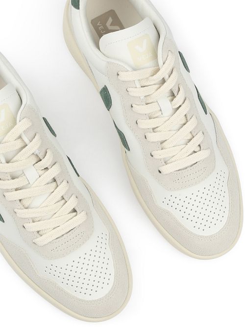 Veja Sneakers V-90 Green Product / Detail