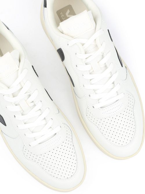 Veja Sneakers V-10 Black Product / Detail