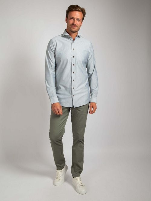 Suitable Chemise Herringbone Vert Model / Voorkant avec Stefan