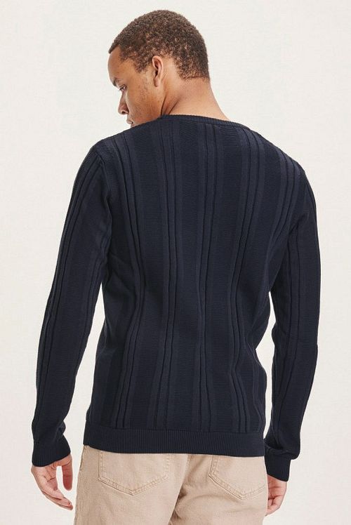 KnowledgeCotton Apparel Trui Donker Blauw Model / Achterkant