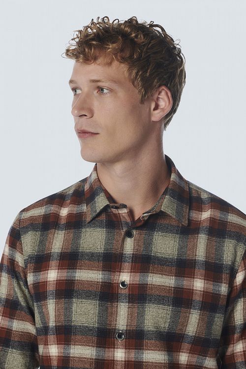 No Excess Shirt Checks Caramel Model / Voorkant