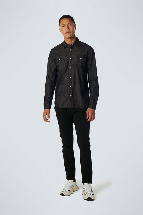 No Excess Shirt Denim Twill Anthracite Model / Voorkant