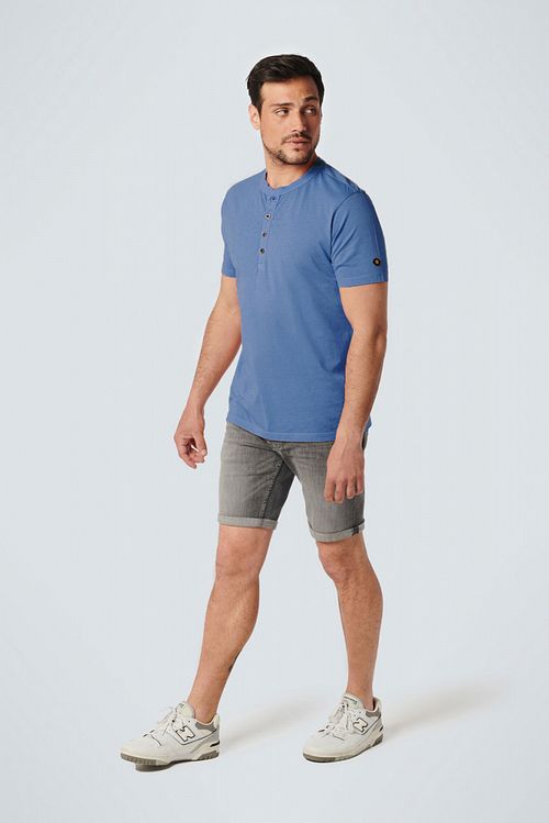 No Excess T-Shirt Knoop Blauw Model / Sfeerbeeld