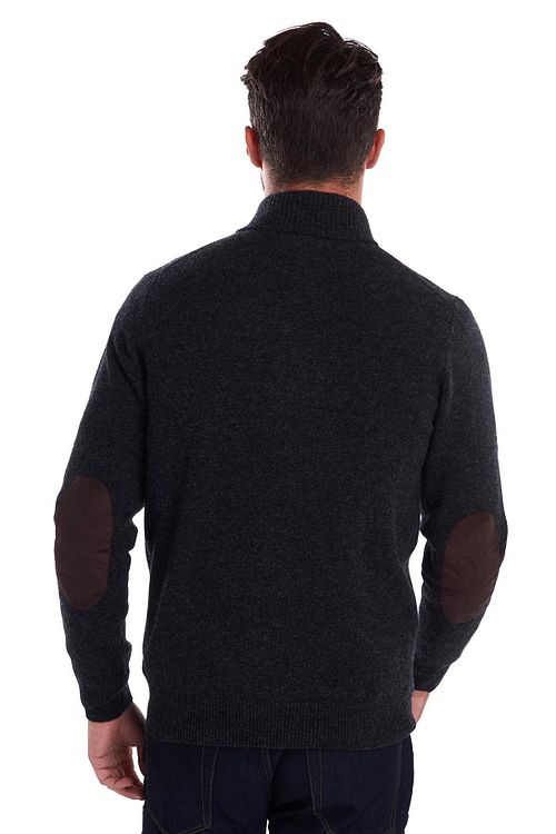 Barbour Sweater Laine Patch Anthracite Model / Achterkant