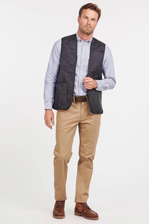 Barbour Innenfutter Beaufort Dunkelblau Model / Voorkant