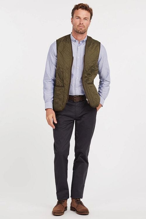 Barbour Innenfutter Polarquilt Grün Model / Voorkant