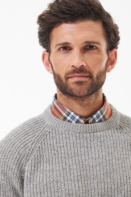 Barbour Pullover Lambswool Knitted Stone Grau Model / Detail