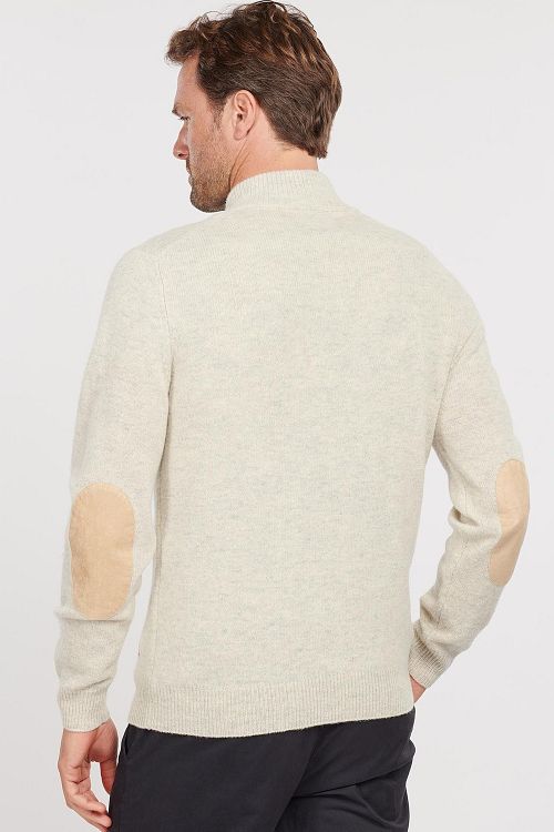 Barbour Mocker Pullover Merino Wolle Hellbeige Model / Voorkant