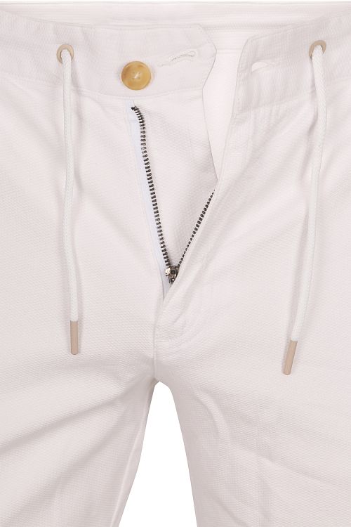 Suitable Short Ferdi Off White Product / Detail