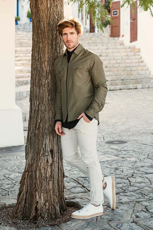 Blue Industry Zip Jacke Grun Model / Sfeerbeeld