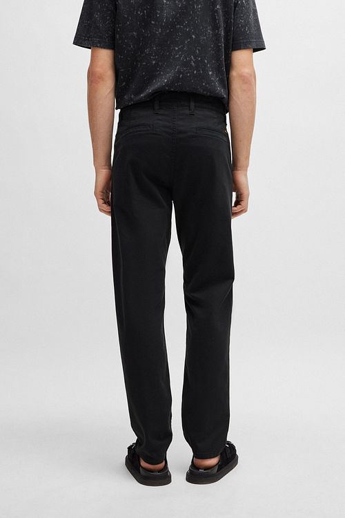 BOSS Satin Chino Black Model / Achterkant