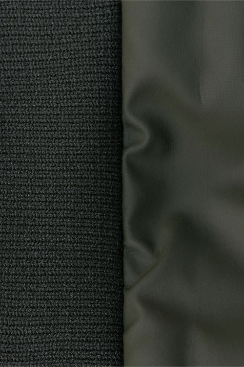 Rains Bodywarmer Trekker Donkergroen Product / Detail