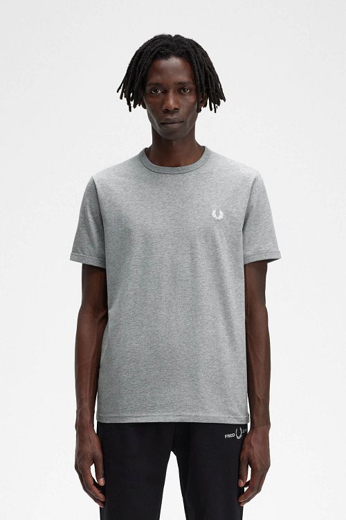 Fred Perry T-Shirt Ringer M3519 Light Grey Model / Voorkant
