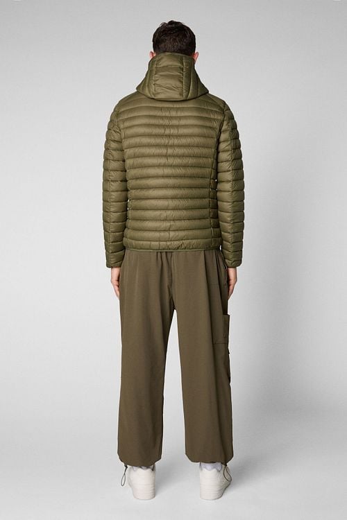 Save The Duck Jacket Giga Donald Olive Green Model / Achterkant