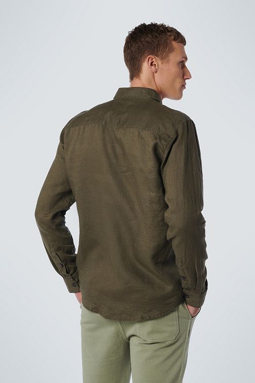 No Excess Shirt Linen Army Green Model / Achterkant