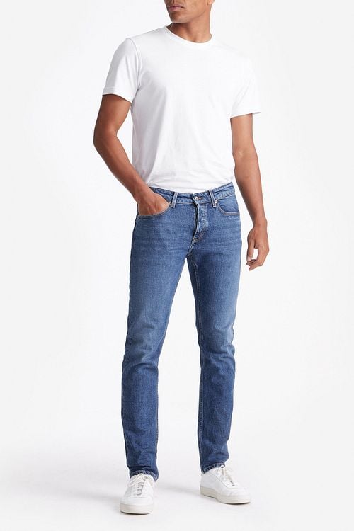 King Essentials The Jason Jeans Mid Blau Model / Voorkant