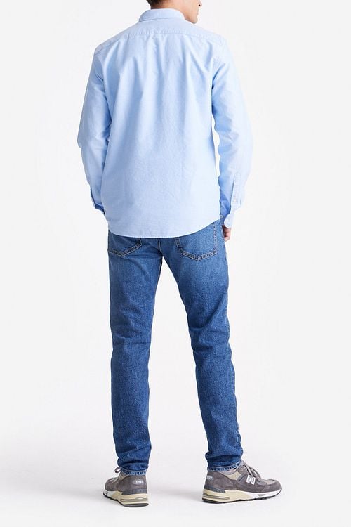 King Essentials The Tommy Oxford Chemise Bleu Clair Model / Achterkant