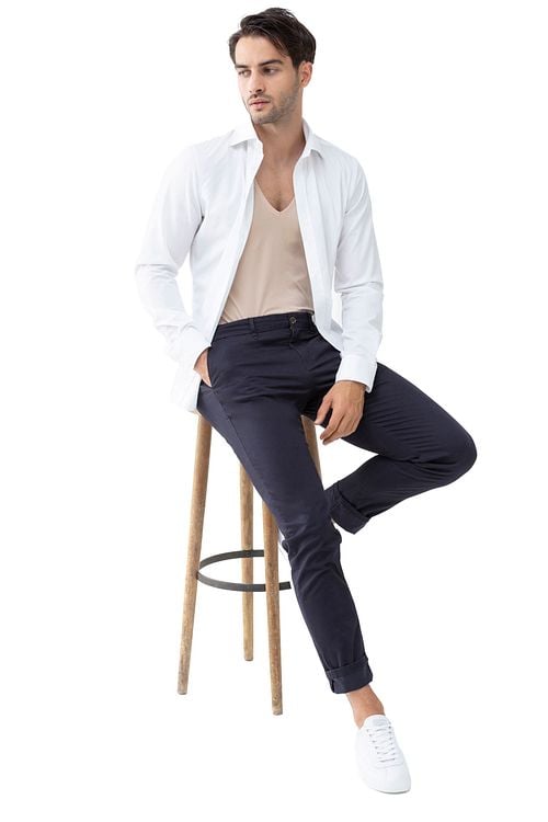 Mey Dry Cotton V-neck Invisible T-shirt Model / Sfeerbeeld