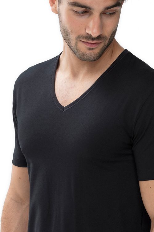 Mey V-neck Dry Cotton T-shirt Black Model / Detail