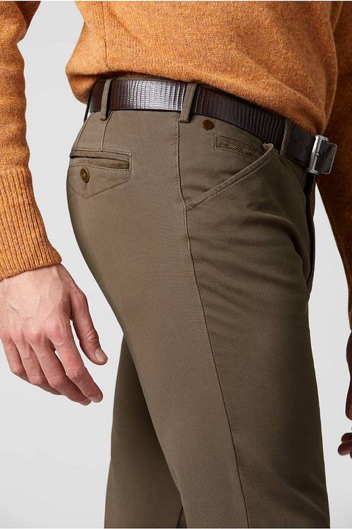 Meyer Chicago Chino Braun Model / Detail