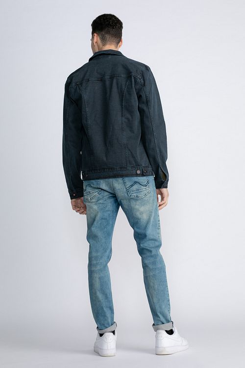 Model / Achterkant