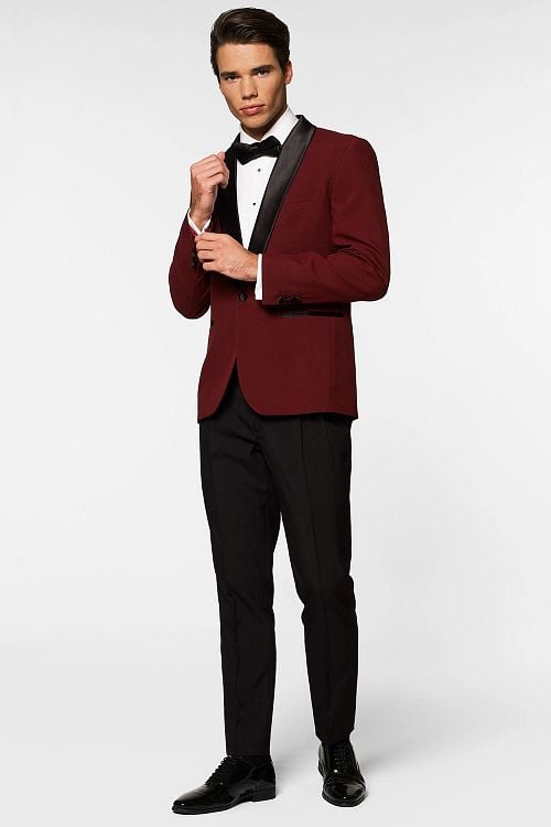 OppoSuits Smoking Hot Burgundy Model / Voorkant