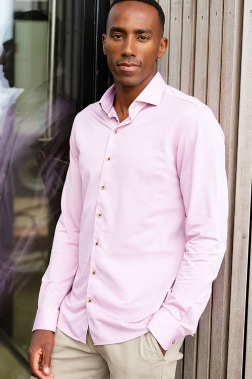 R2 Overhemd Linen Blend Pink Model / Sfeerbeeld