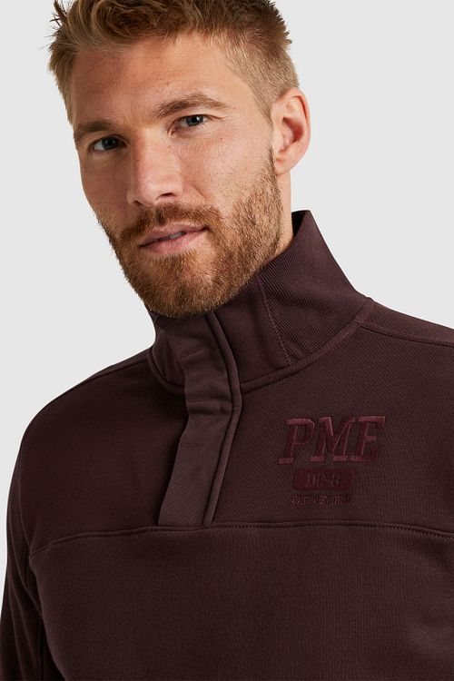 PME Legend Half Button Zip Sweater Bordeaux Model / Detail