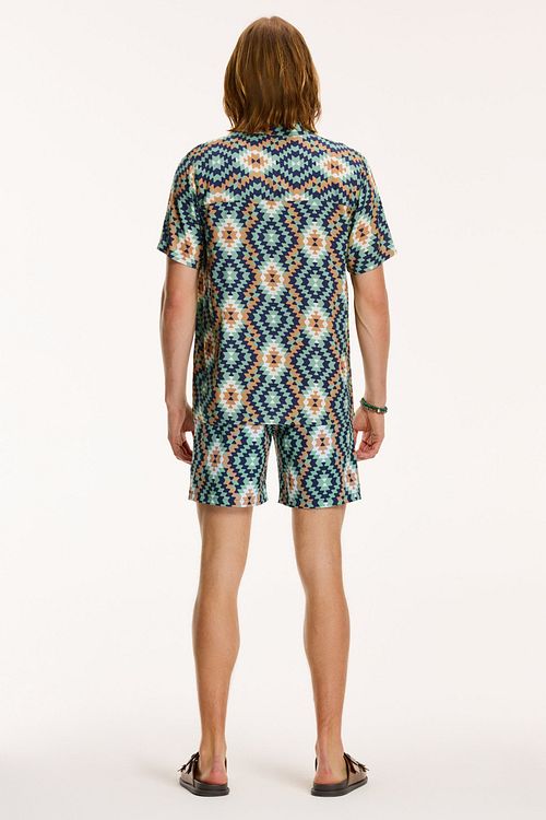 Shiwi Shirt Mayan Geo Green Model / Achterkant