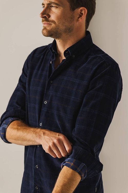 State Of Art Hemd Fine Corduroy Karos Navy Model / Achterkant