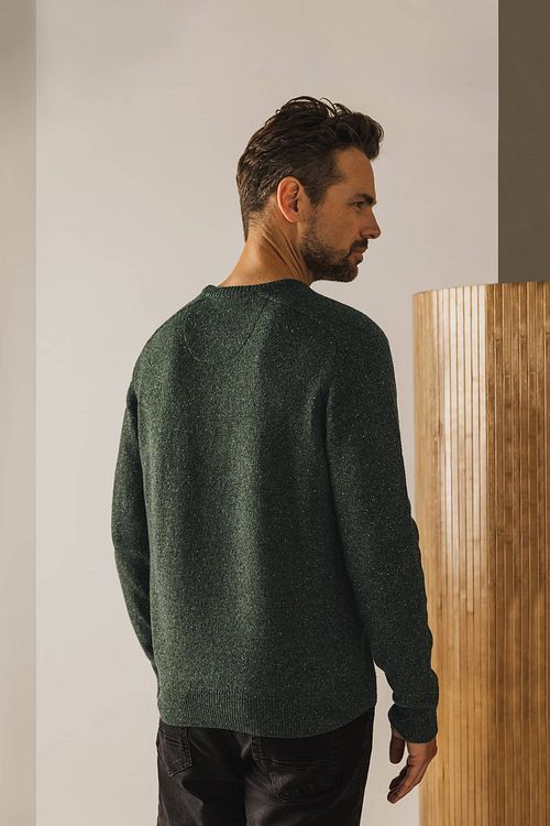 State Of Art Pullover Donegal Melange Dunkelgrün Model / Achterkant