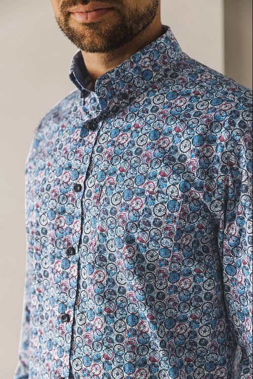 State Of Art Shirt Dandelion Blue Model / Detail