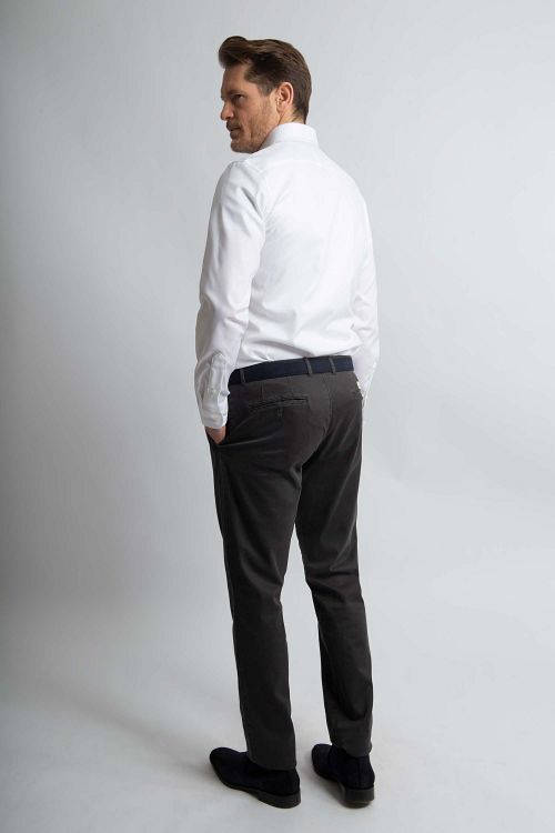 Steppin' Out Hemd Slim-Fit Twill Weiß Model / Achterkant