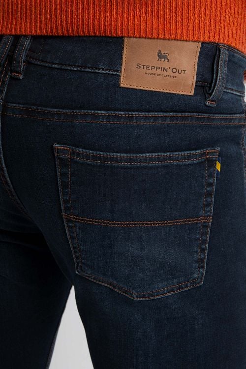 Steppin' Out Jeans New Russel Dark Blue Denim Model / Detail