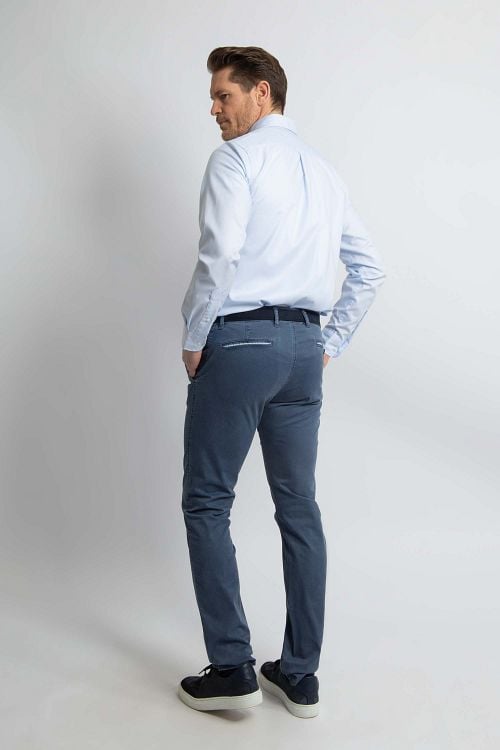 Steppin' Out Overhemd Twill Lichtblauw Model / Achterkant