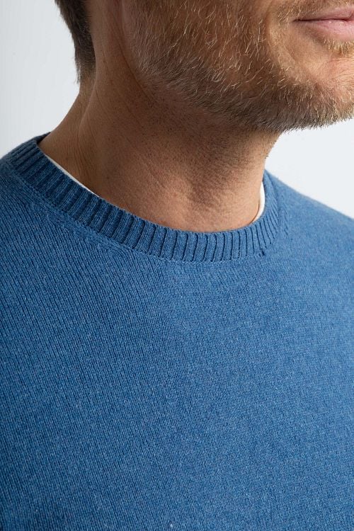 Steppin' Out Pullover Cobalt Blue Model / Detail
