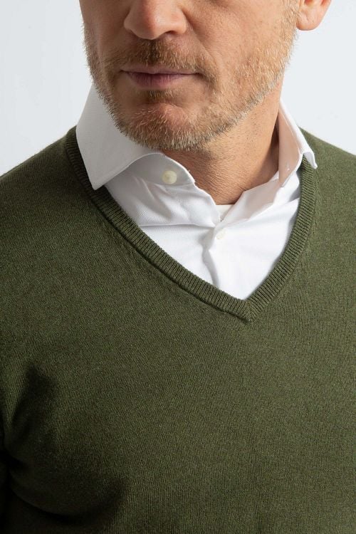 Steppin' Out Pullover Cotton Cashmere V-Neck Olive Green Model / Detail
