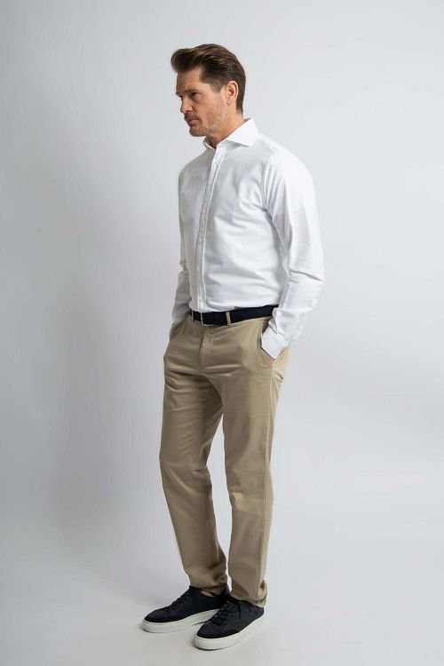 Steppin' Out Shirt Oxford White Model / Voorkant