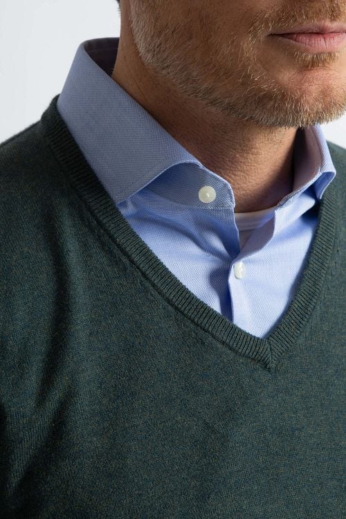 Steppin' Out Trui Cotton Cashmere V-hals Donkergroen Model / Detail