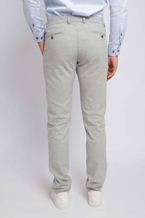 Suitable Chino Pico Pleat Flanel Lichtgrijs Model / Achterkant met Folkert