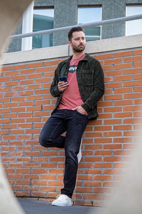 Suitable Hume Jeans Navy Rise Model / Sfeerbeeld