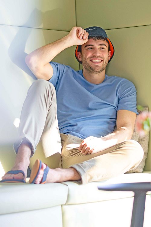 Suitable Reversible Bucket Hat Navy Oranje Model / Voorkant